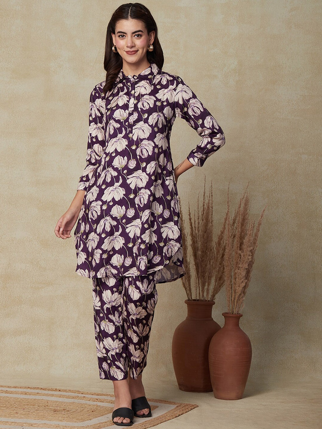

FASHOR Violet Floral Printed Shirt Collar Foil Printed Kurta With Trouser