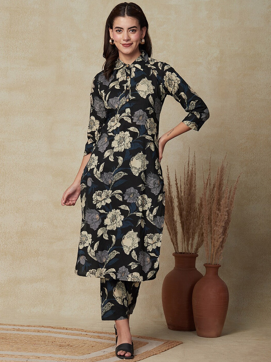 

FASHOR Black Floral Printed Shirt Collar Foil Printed Pure Cotton Kurta With Trouser