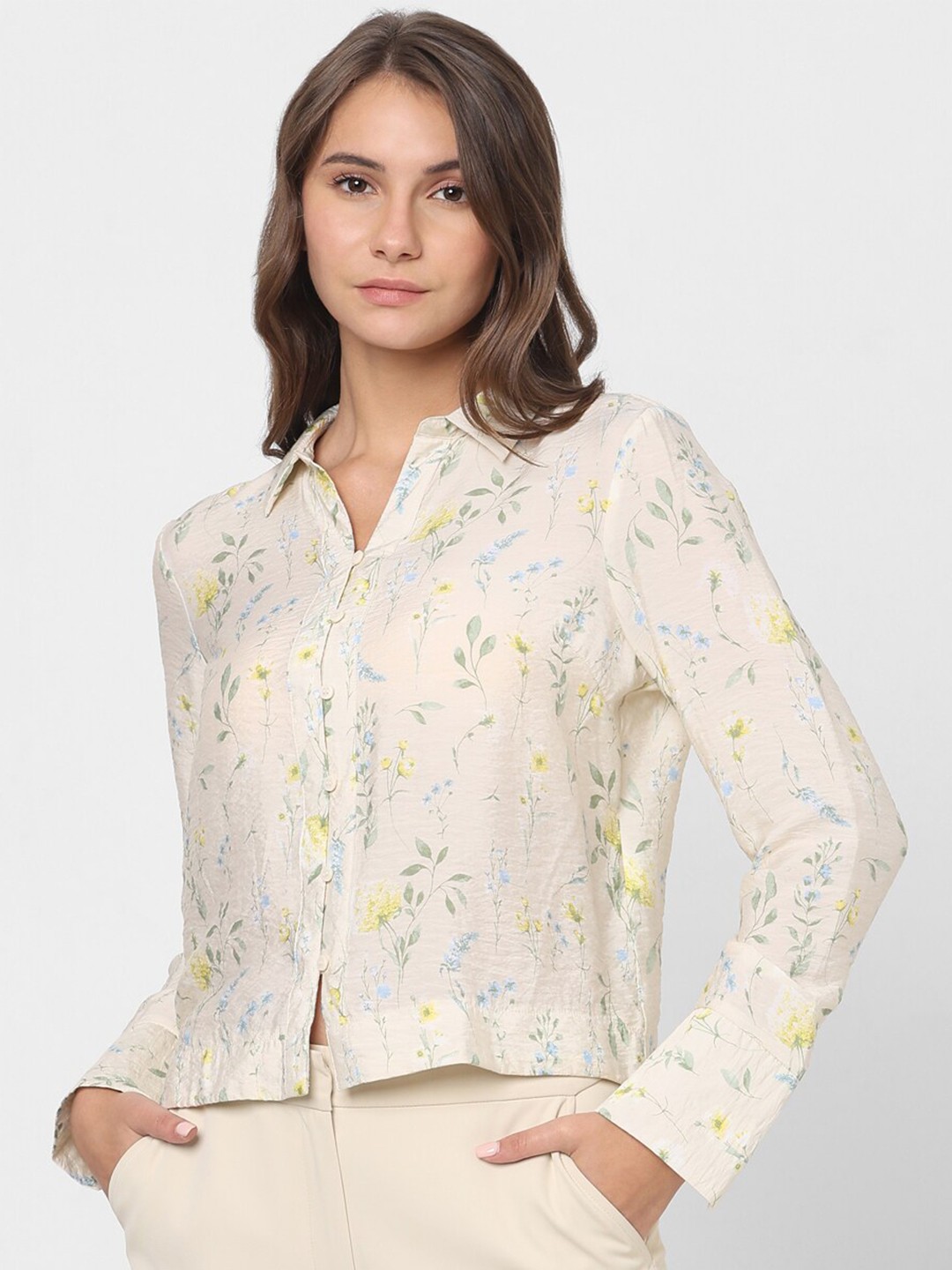

Vero Moda Floral Printed Casual Shirt, Off white