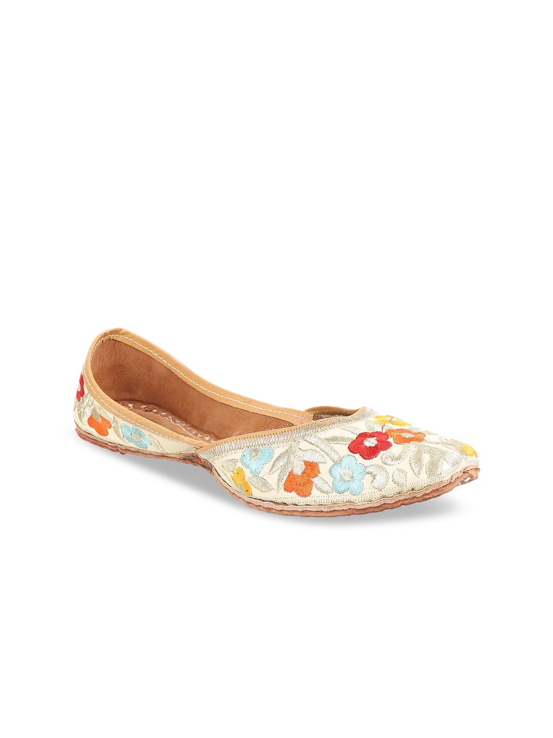 

Ta Chic Ethnic Embellished Square Toe Fabric Mojaris, White