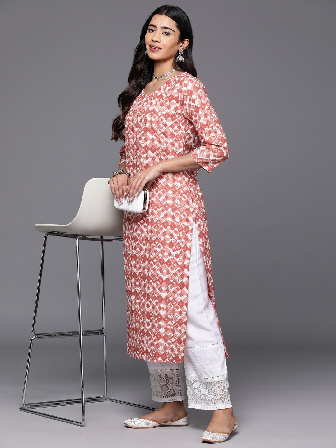 

Varanga Women Abstract Printed Straight Kurta, Peach