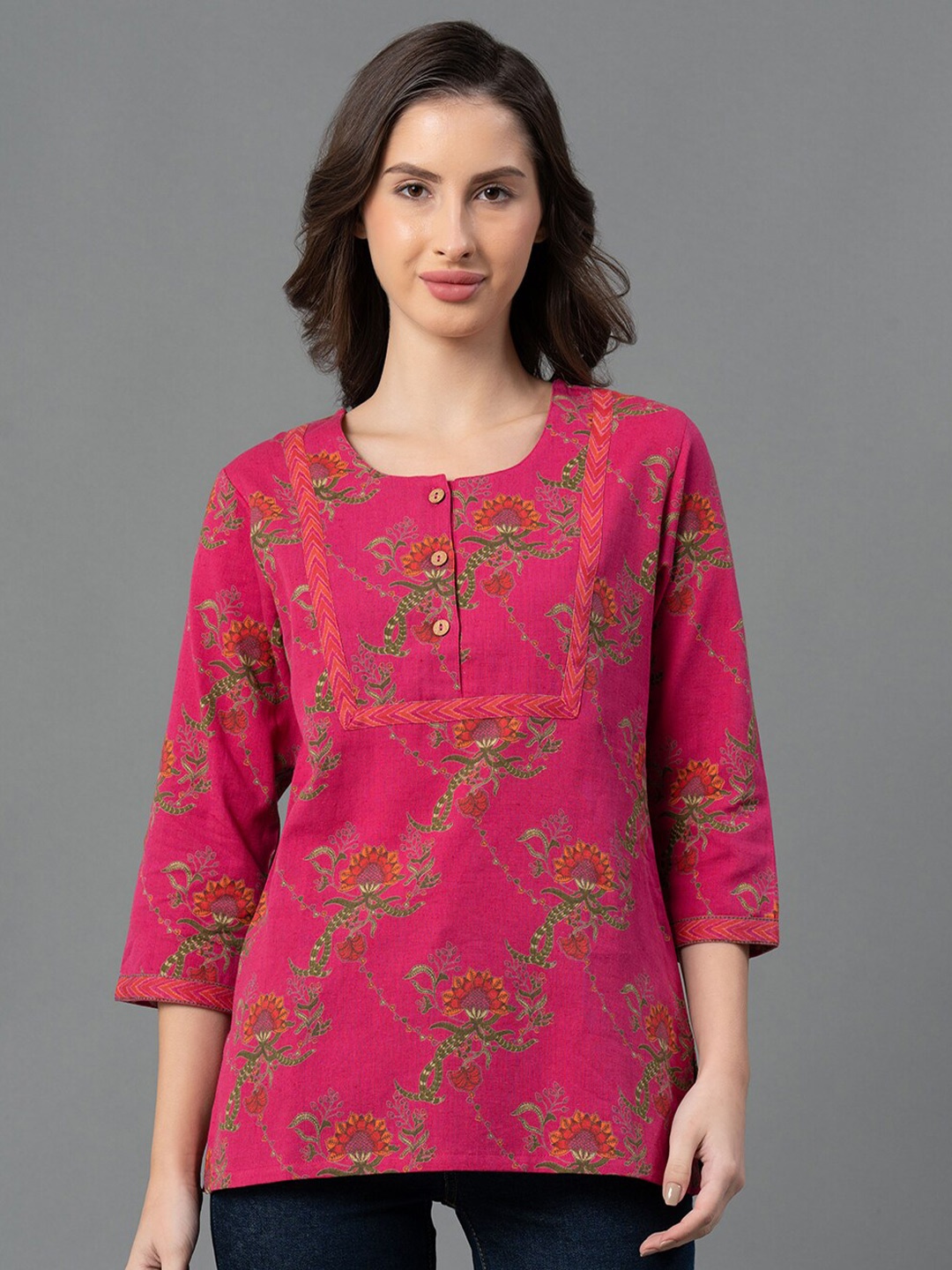 

Mode by Red Tape Ethnic Motifs Printed Square Neck Pure Cotton Top, Magenta