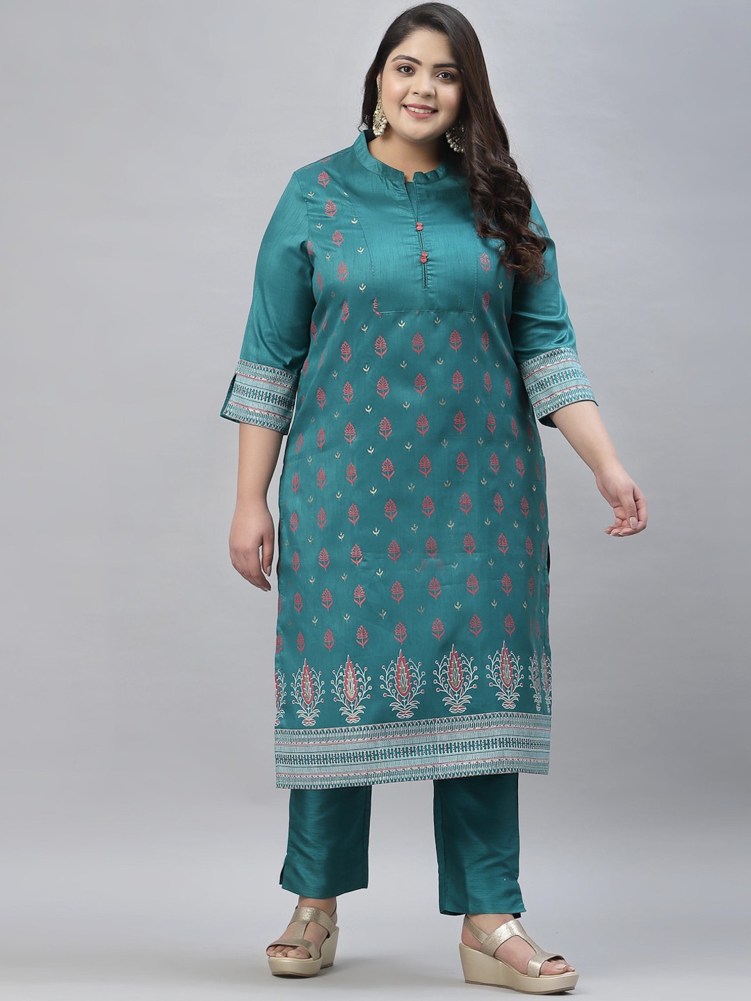 

Sztori Plus Size Floral Foil Printed Mandarin Collar Straight Kurta with Trousers, Green