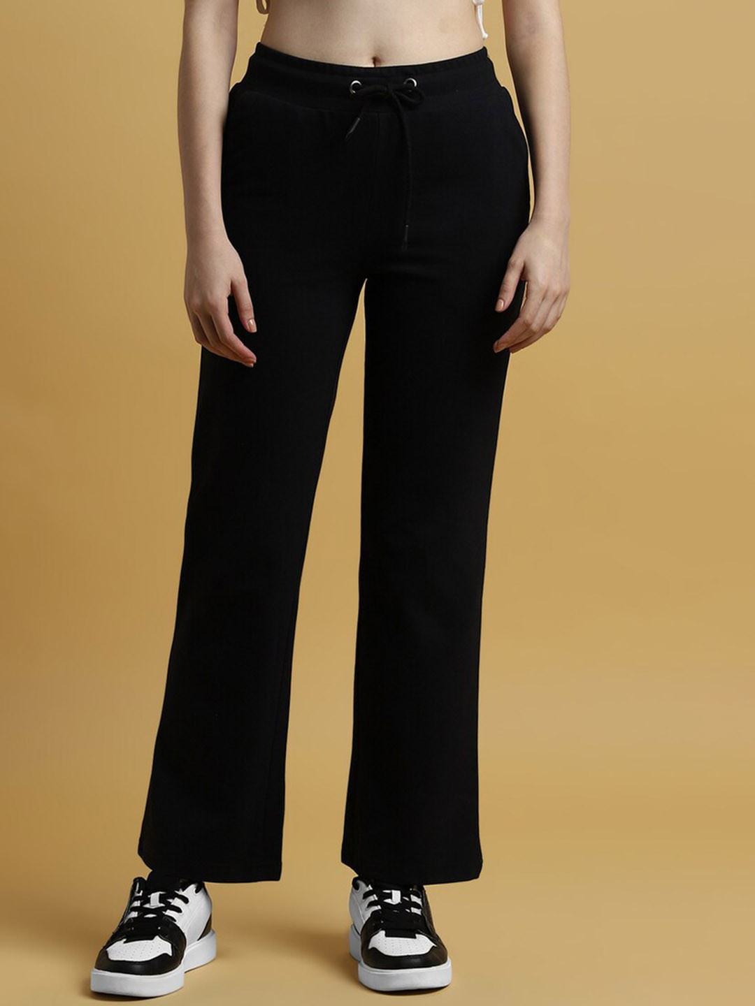 

FOREVER 21 Women Black Regular Fit Parallel Trousers