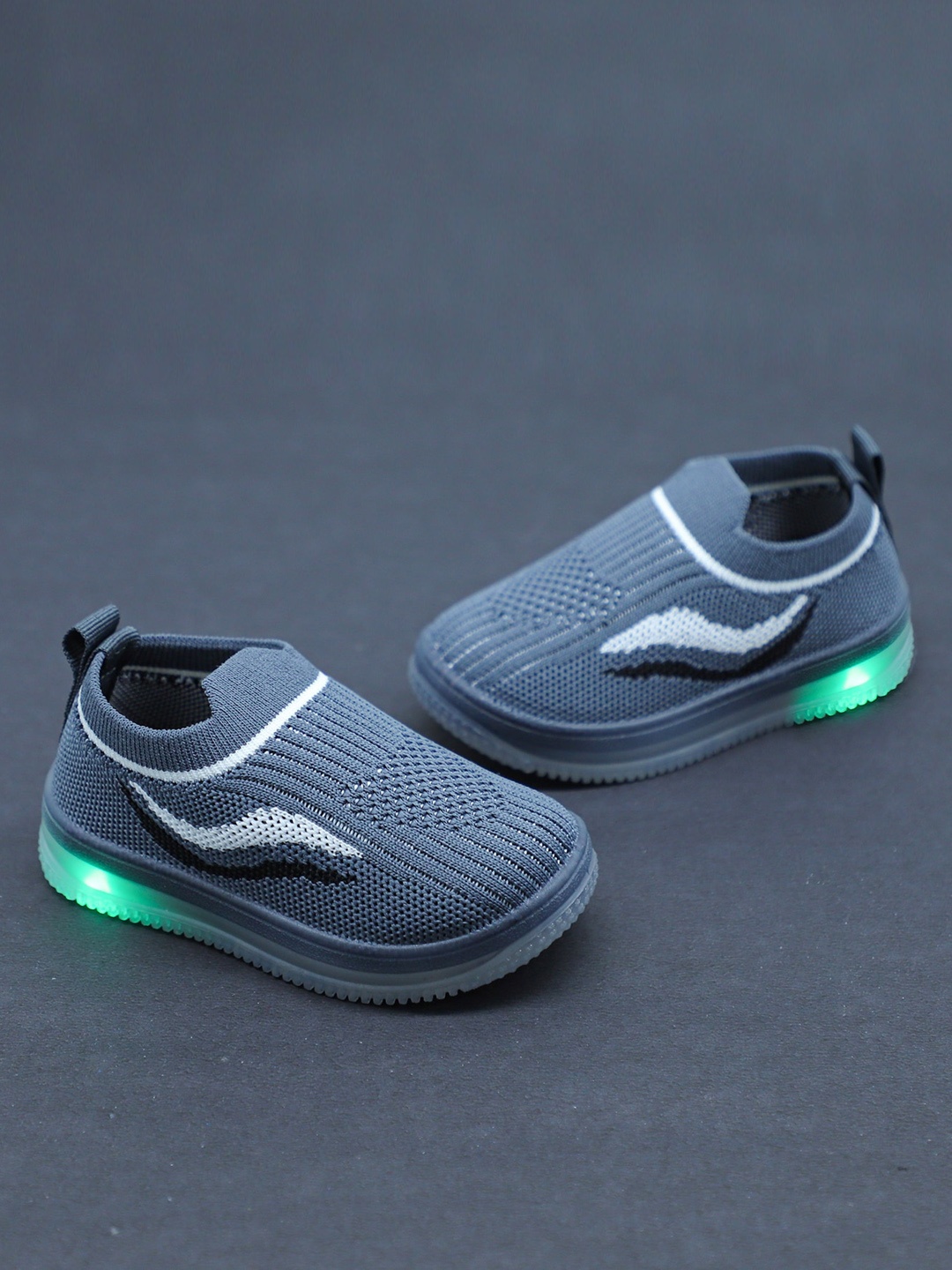 

BAESD Kids Textured LED Slip-On Sneakers, Grey