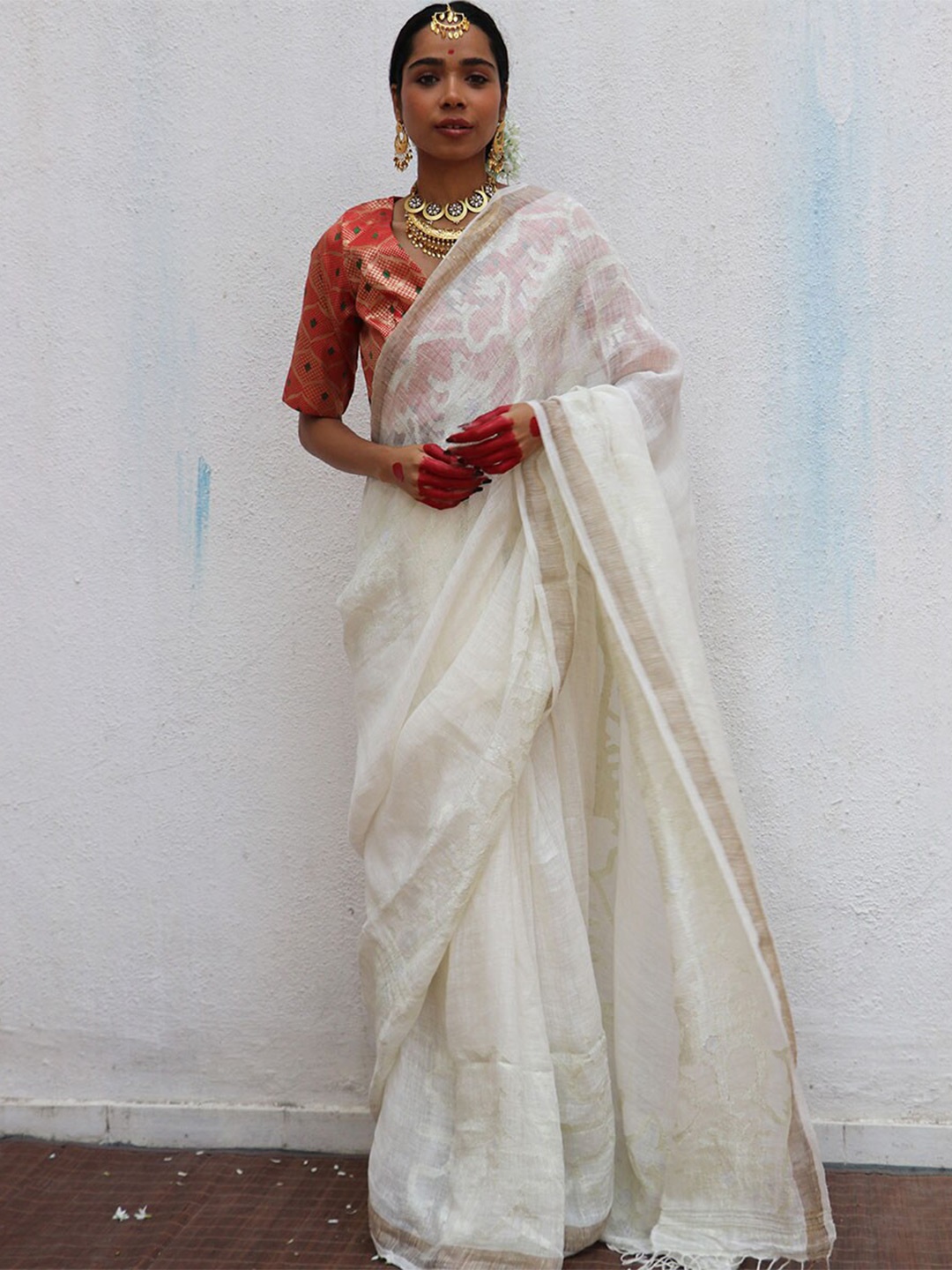 

Chidiyaa Woven Design Jamdani Saree, White