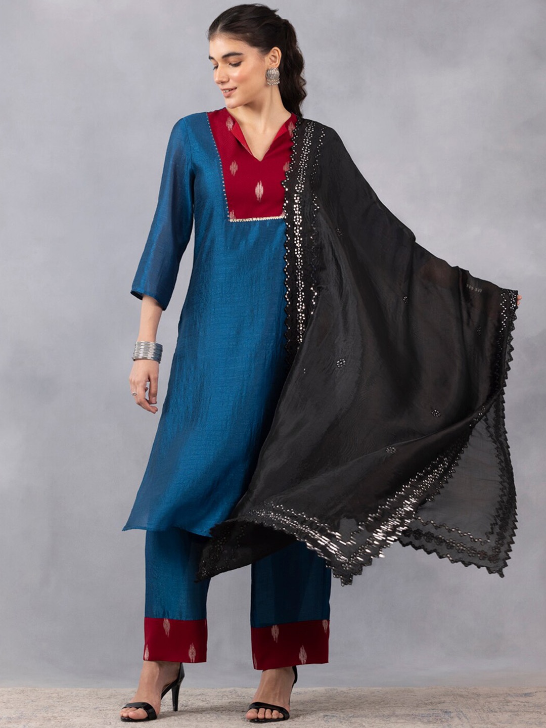 

SHAYE Yoke Design Regular Straight Kurta with Trousers & Dupatta, Teal