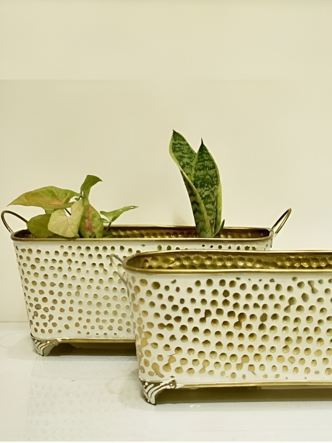 

Homspurts White & Gold Toned 2 Pieces Textured Metal Planters