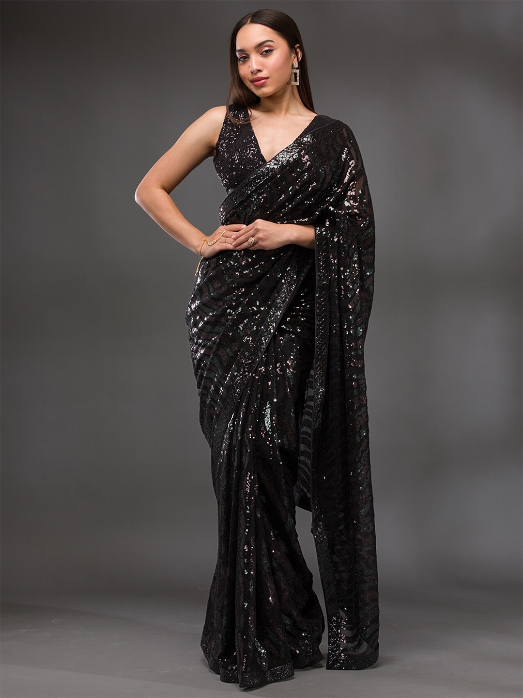 

Koskii Embellished Sequinned Pure Georgette Saree, Black