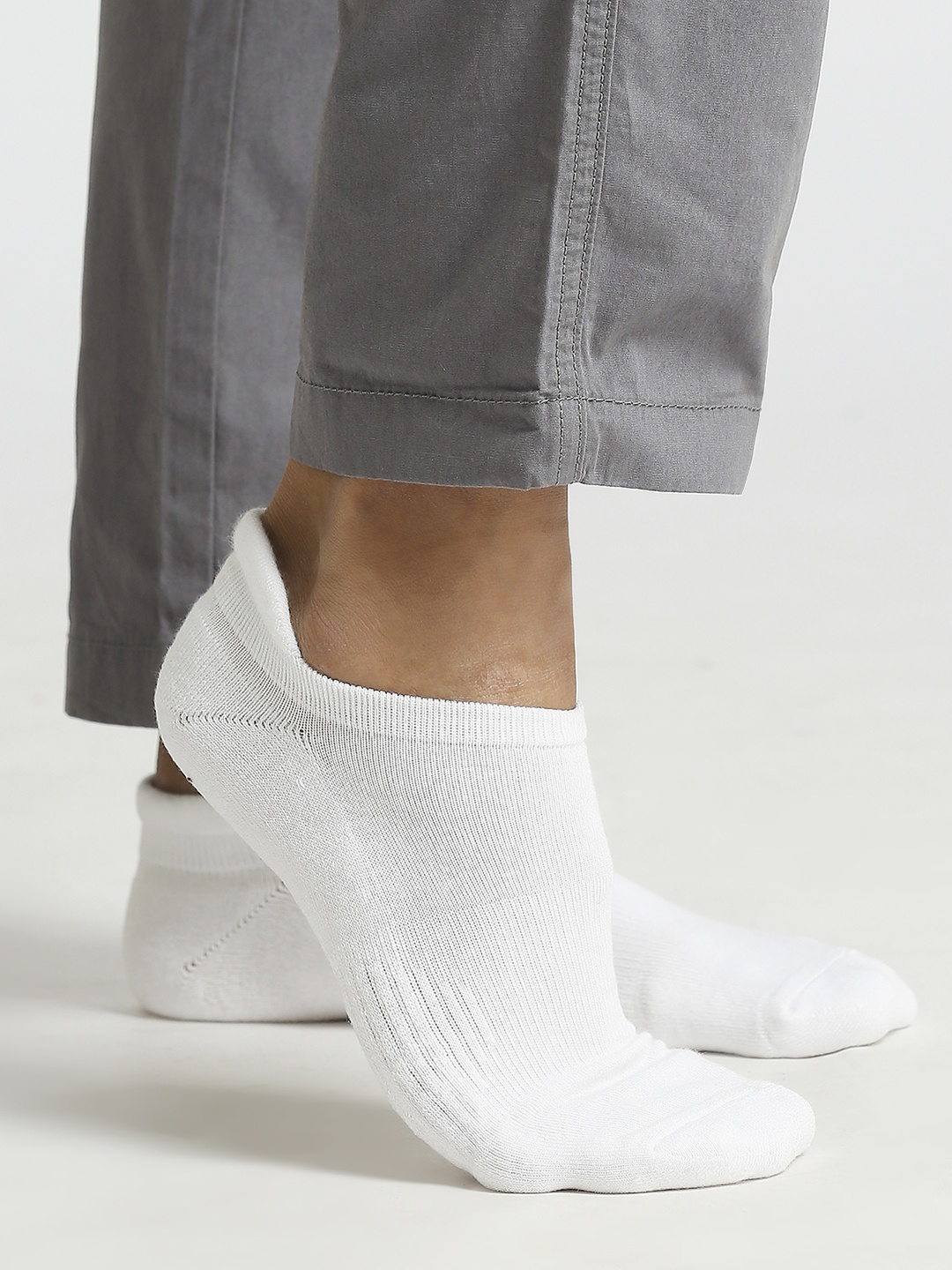 

Balenzia Pack of 3 Men Bamboo Low-Cuts Socks, White