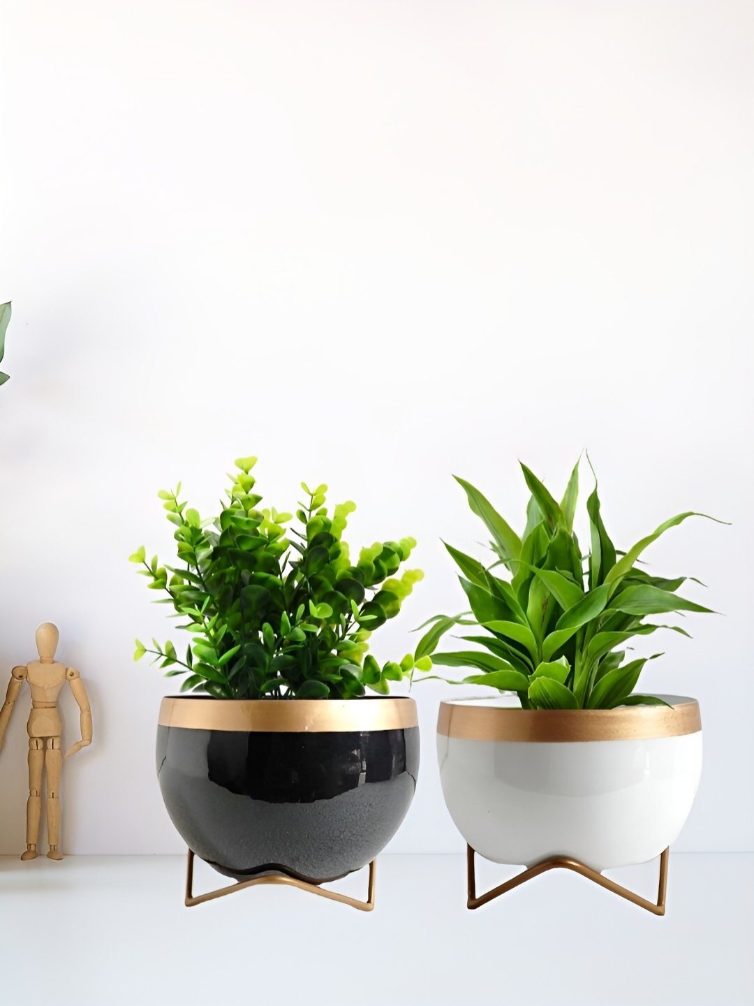 

ECOFYND Black & White 2Pcs Solid Metal Planter with Stand