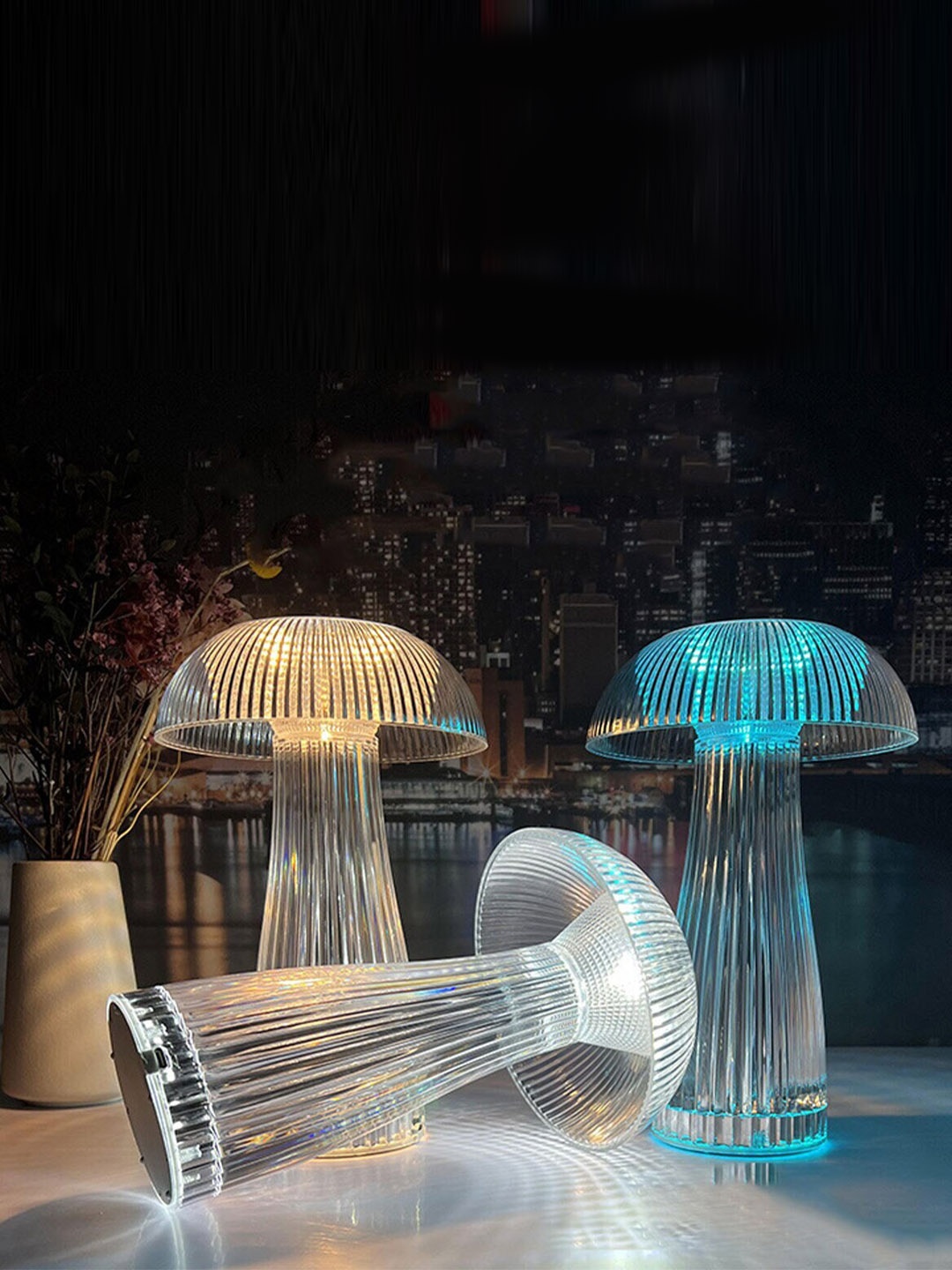 

THE ARTMENT White Solid Table Lamps