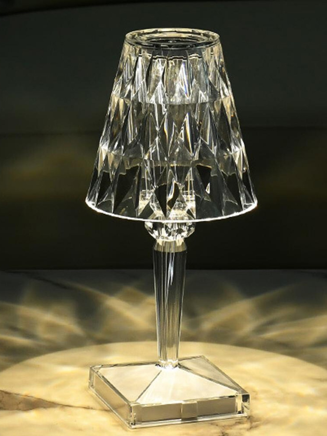 

THE ARTMENT Transparent Textured Table Light