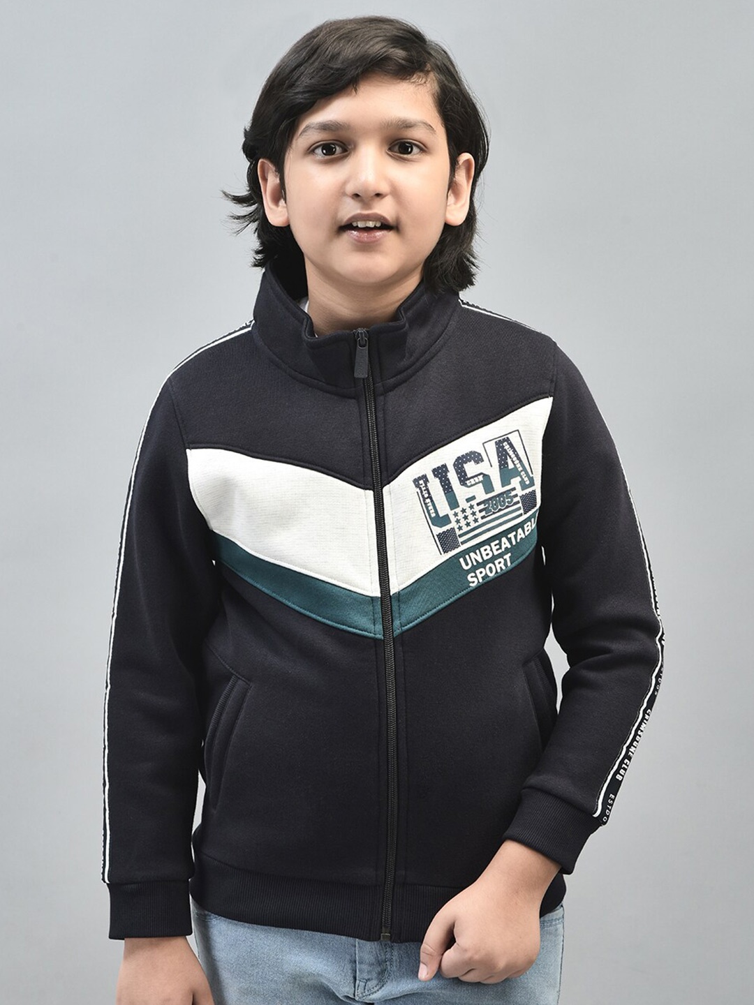 

Crimsoune Club Boys Typography Printed Mock Collar Front Open Sweatshirt, Black