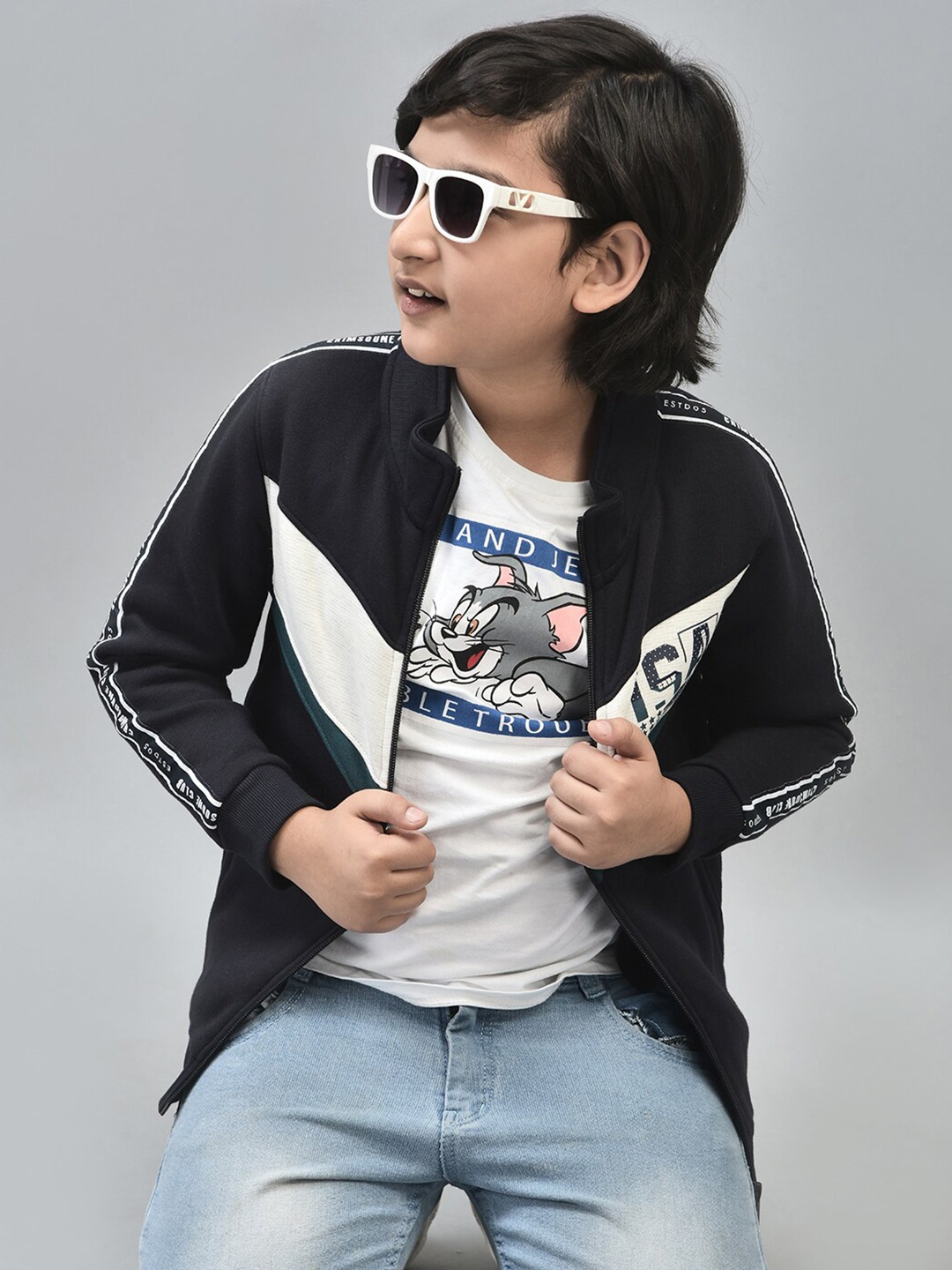

Crimsoune Club Boys Colourblocked Mock Collar Pullover Sweatshirt, Navy blue
