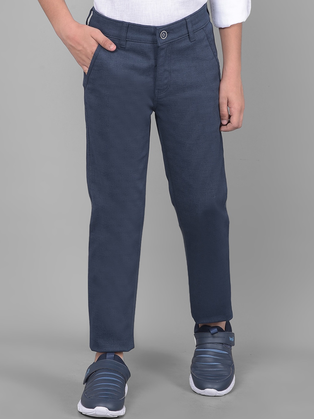 

Crimsoune Club Boys Regular Fit Mid Rise Trousers, Navy blue
