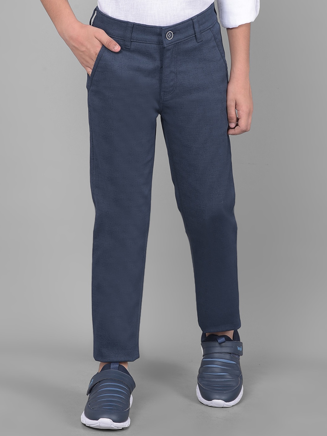 

Crimsoune Club Boys Regular Fit Mid Rise Trousers, Navy blue