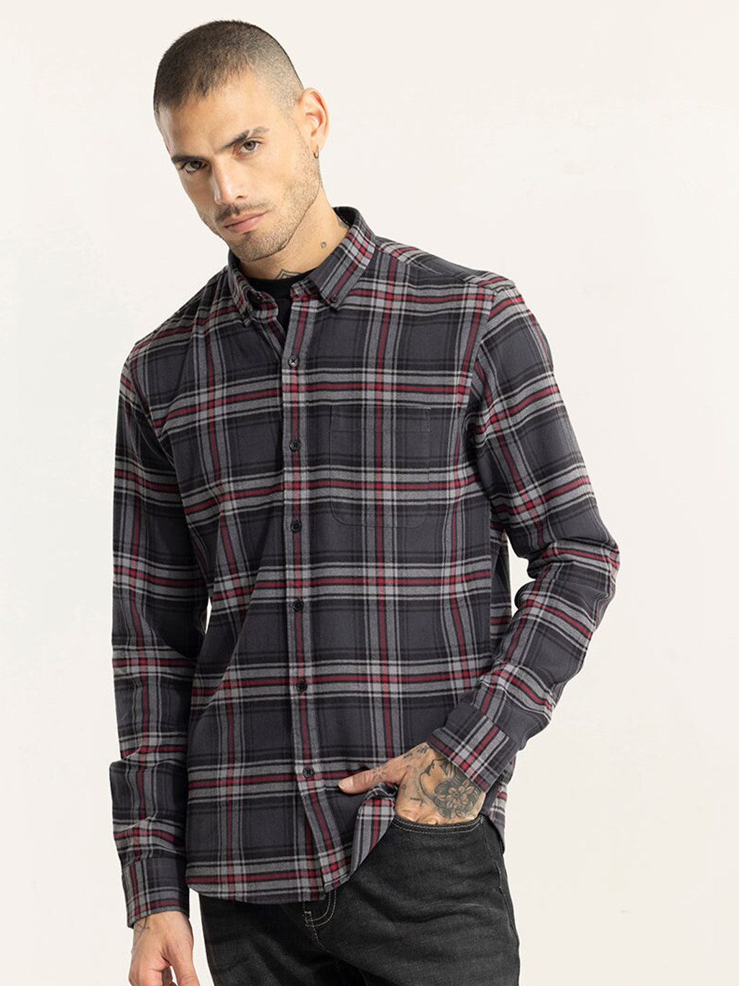 

Snitch Black Tartan Checked Cotton Classic Slim Fit Casual Shirt, Grey