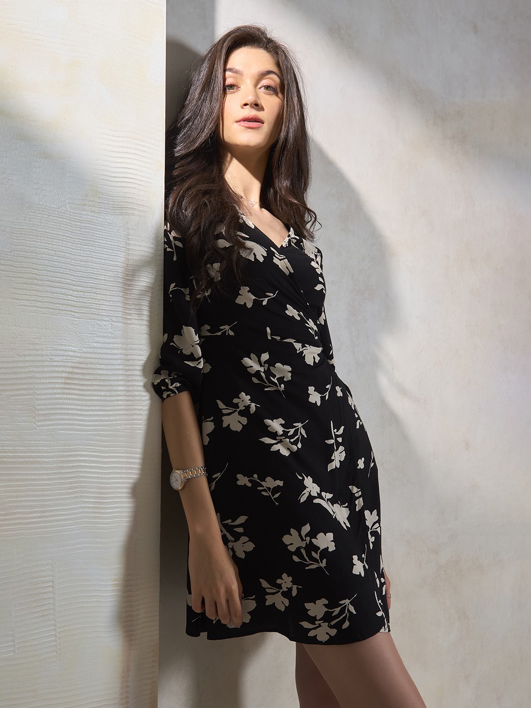 

Virgio Amaira Floral Printed V- Neck Bishop Sleeves Wrap Dress With Pockets, Black