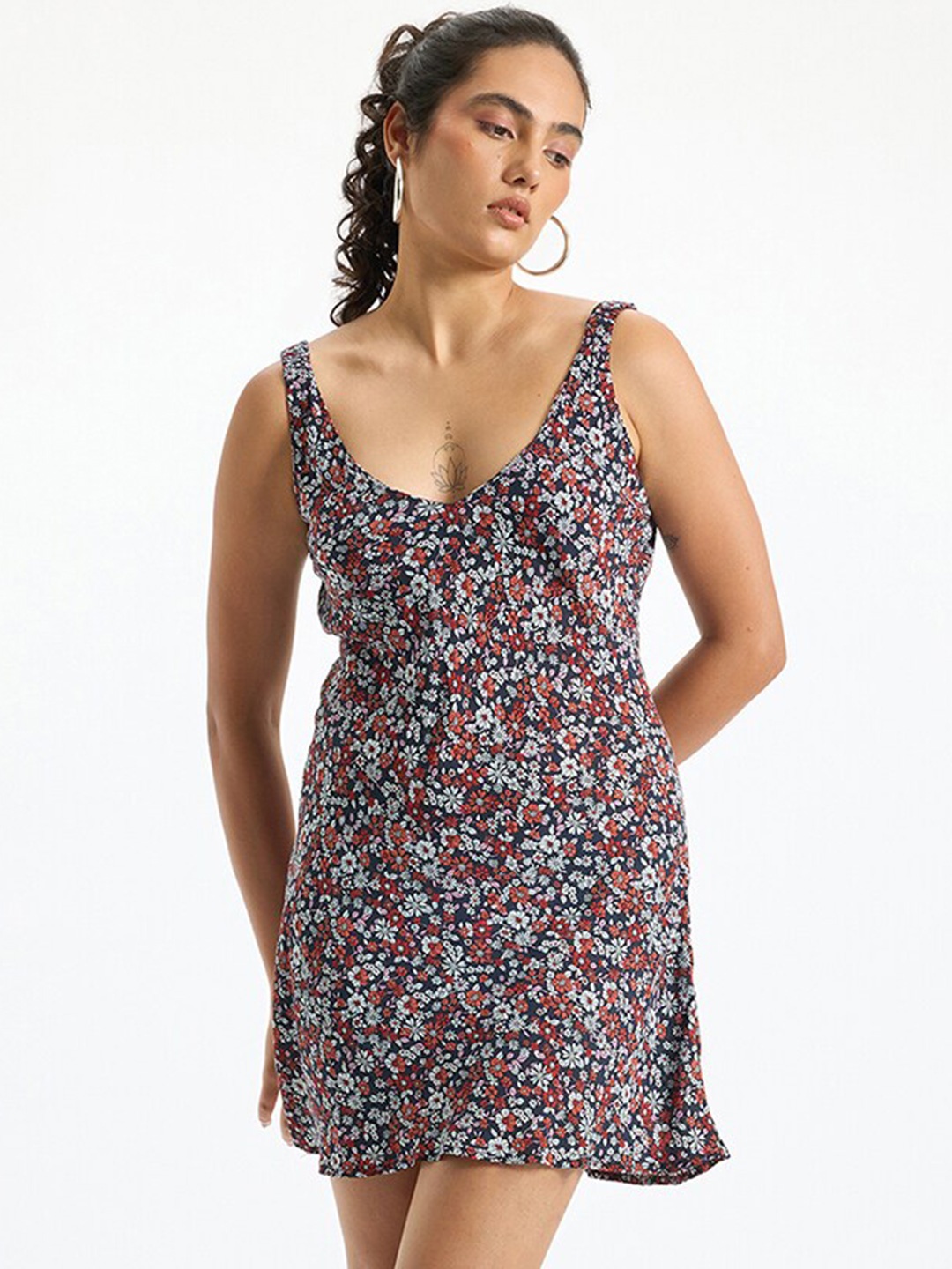 

Virgio Floral Printed V-Neck A-Line Dress, Black