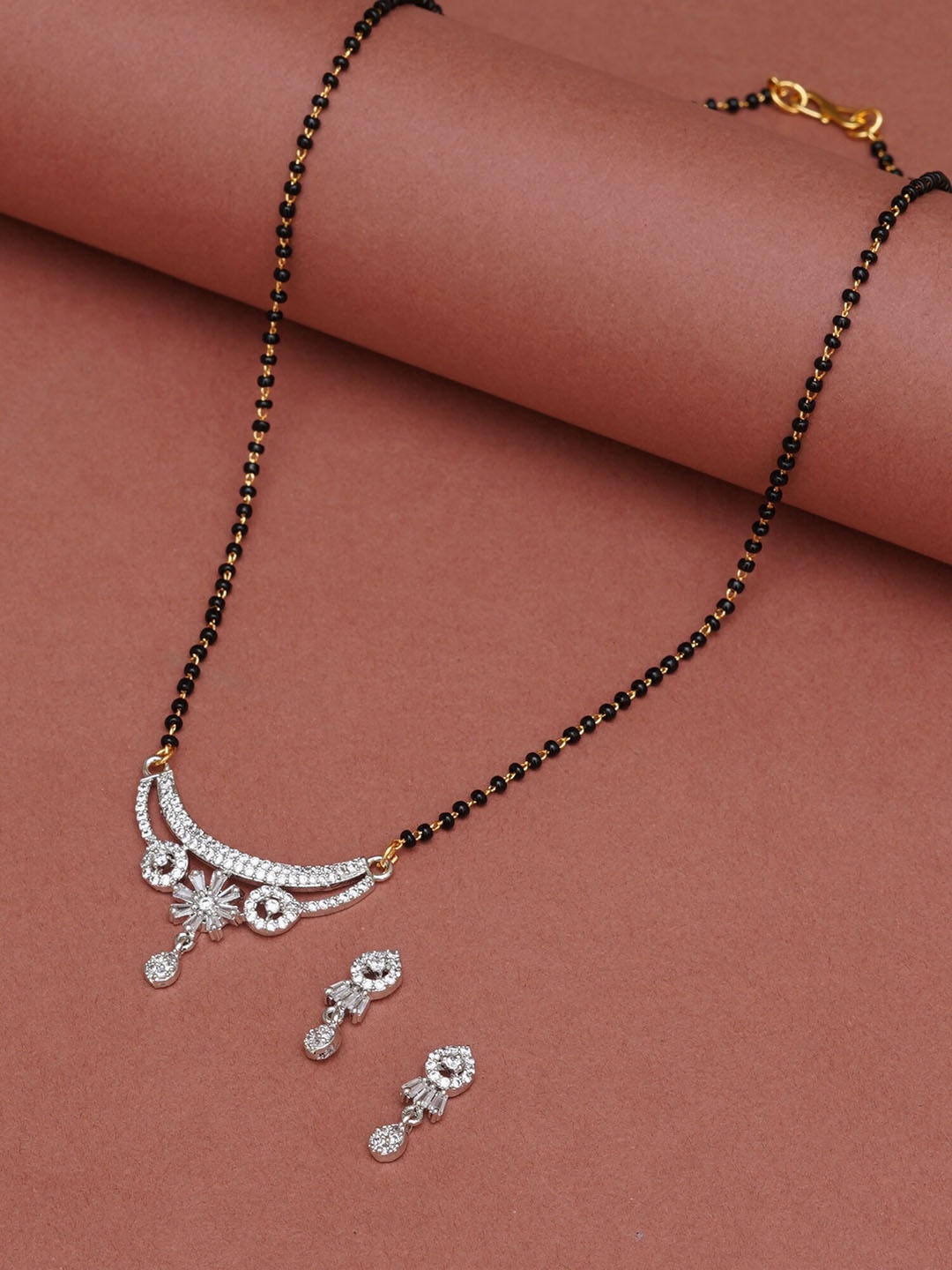 

Mali Fionna Silver-Plated Stone-Studded & Beaded Mangalsutra With Earrings