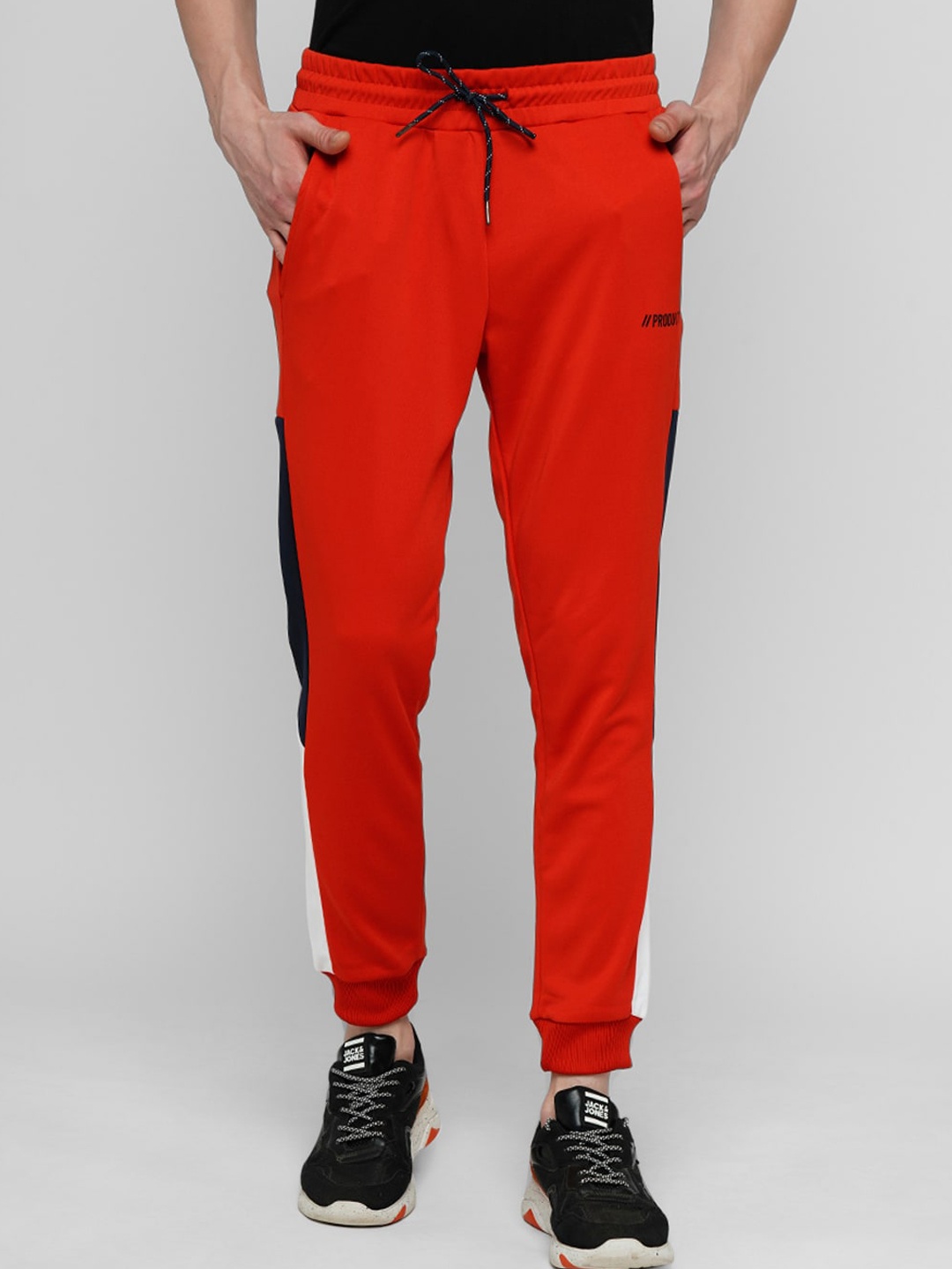 

Jack & Jones Men Colourblocked Mid-Rise Jogger, Red