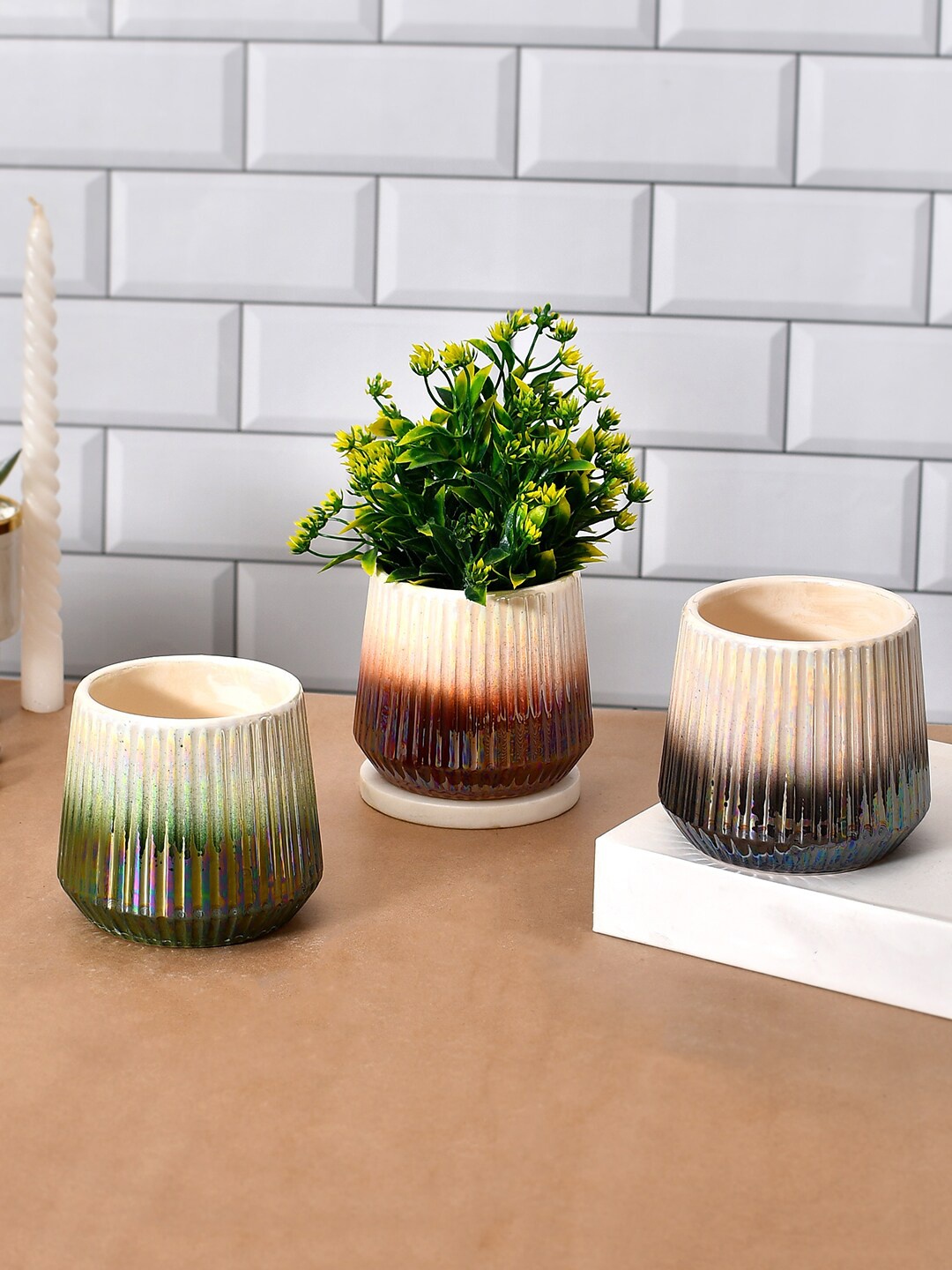 

TAYHAA Beige & Green 3 Pieces Ombre Textured Ceramic Planters