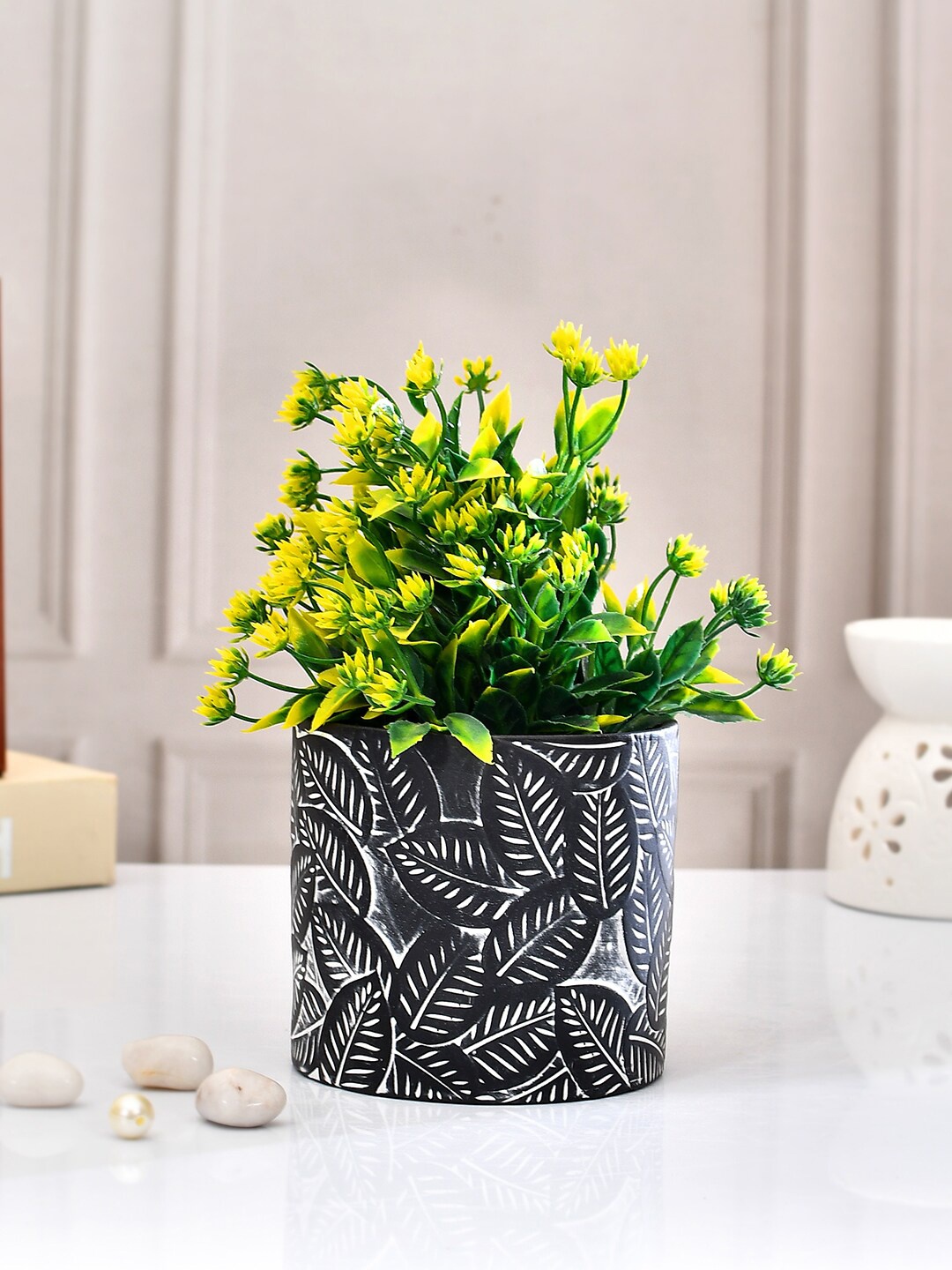 

TAYHAA Black & White Printed Ceramic Planter