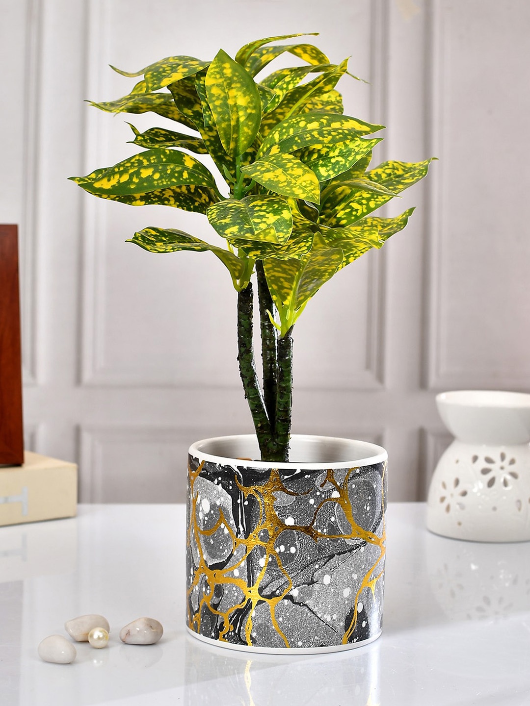 

TAYHAA Black & Yellow Abstract Printed Ceramic Planter