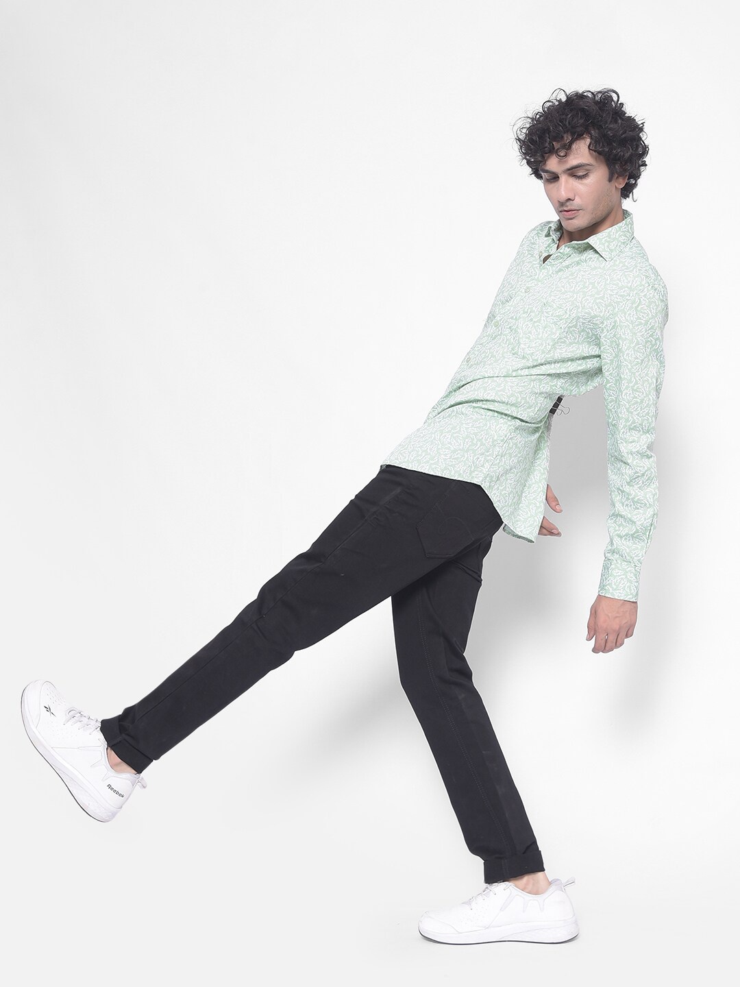 

Crimsoune Club Slim Fit Tropical Printed Pure Cotton Casual Shirt, Green