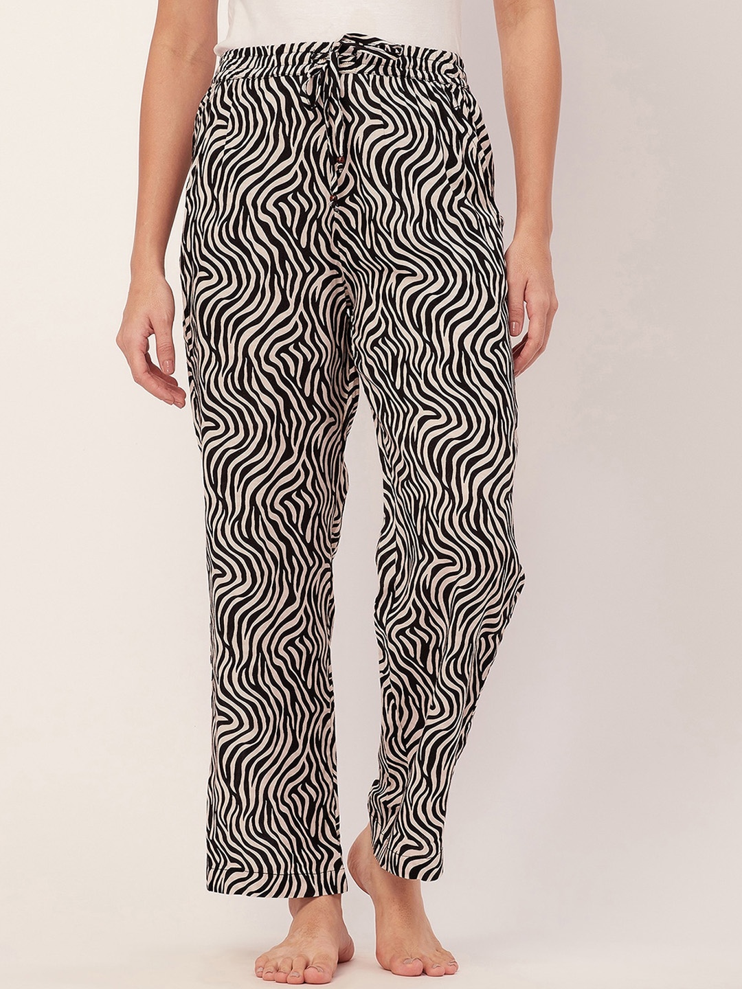 

Moomaya Women Abstract Printed Mid-Rise Lounge Pant, Black