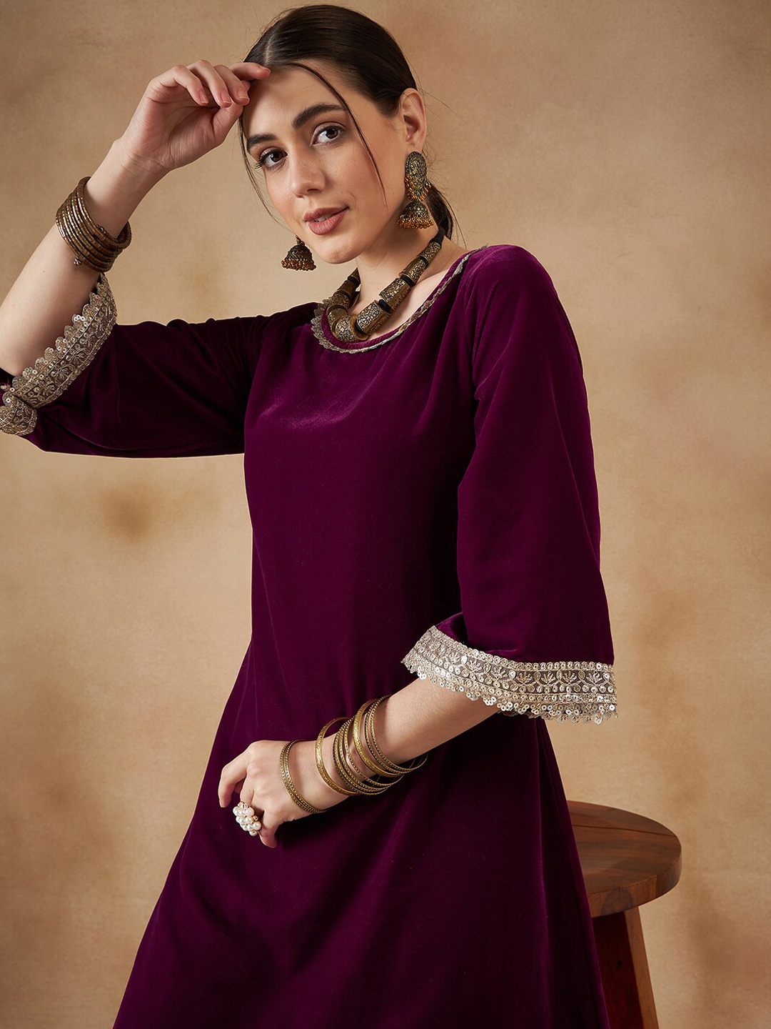 

Sangria Bell Sleeved With Sequinned Details Velvet Kurta With Trousers, Purple