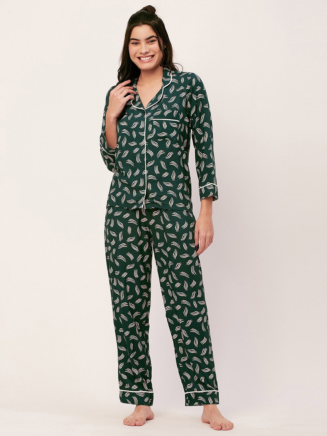 

Moomaya Abstract Printed Lapel Collar Night Suit, Green