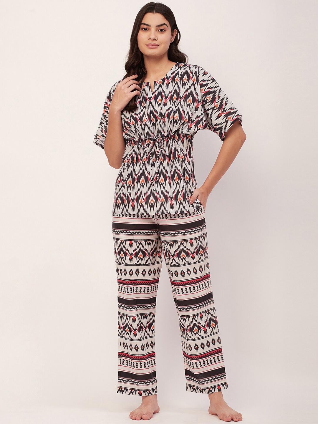 

Moomaya Printed Cotton Top With Pyjamas Night Suit, White