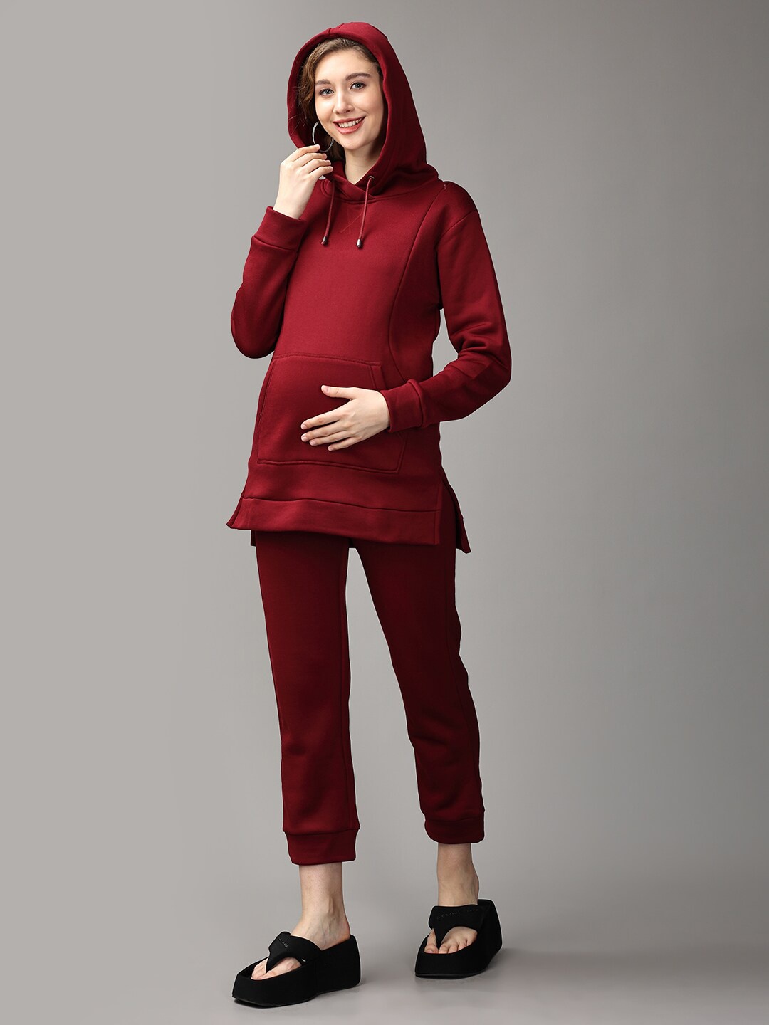 

The Mom Store Maternity & Nursing Sweatshirt & Joggers Co-Ords, Maroon