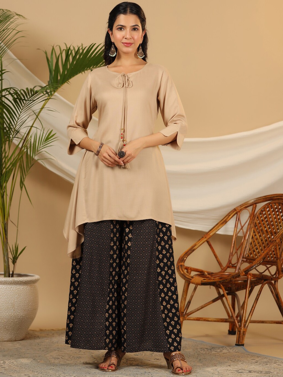

Juniper Tie-Up Neck A-Line Liva Kurta With Palazzos, Beige