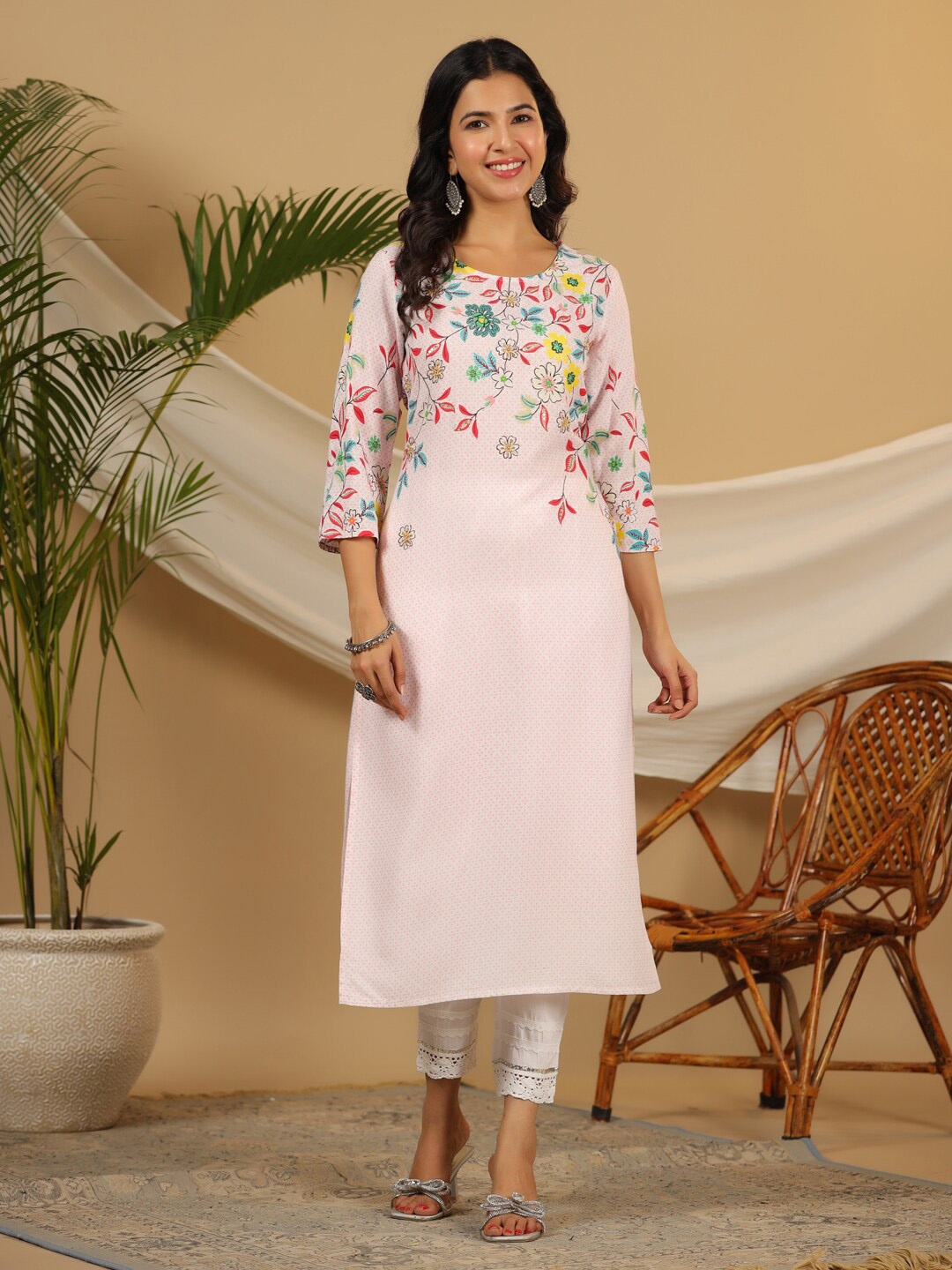 

Juniper Pink Printed Beads and Stones Liva Kurta with Trousers