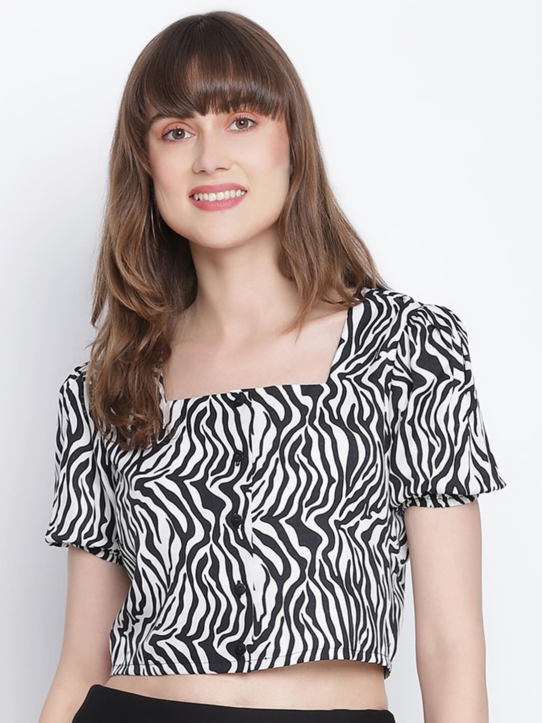 

DRAAX Fashions Animal Printed Puff Sleeves Crop Top, White