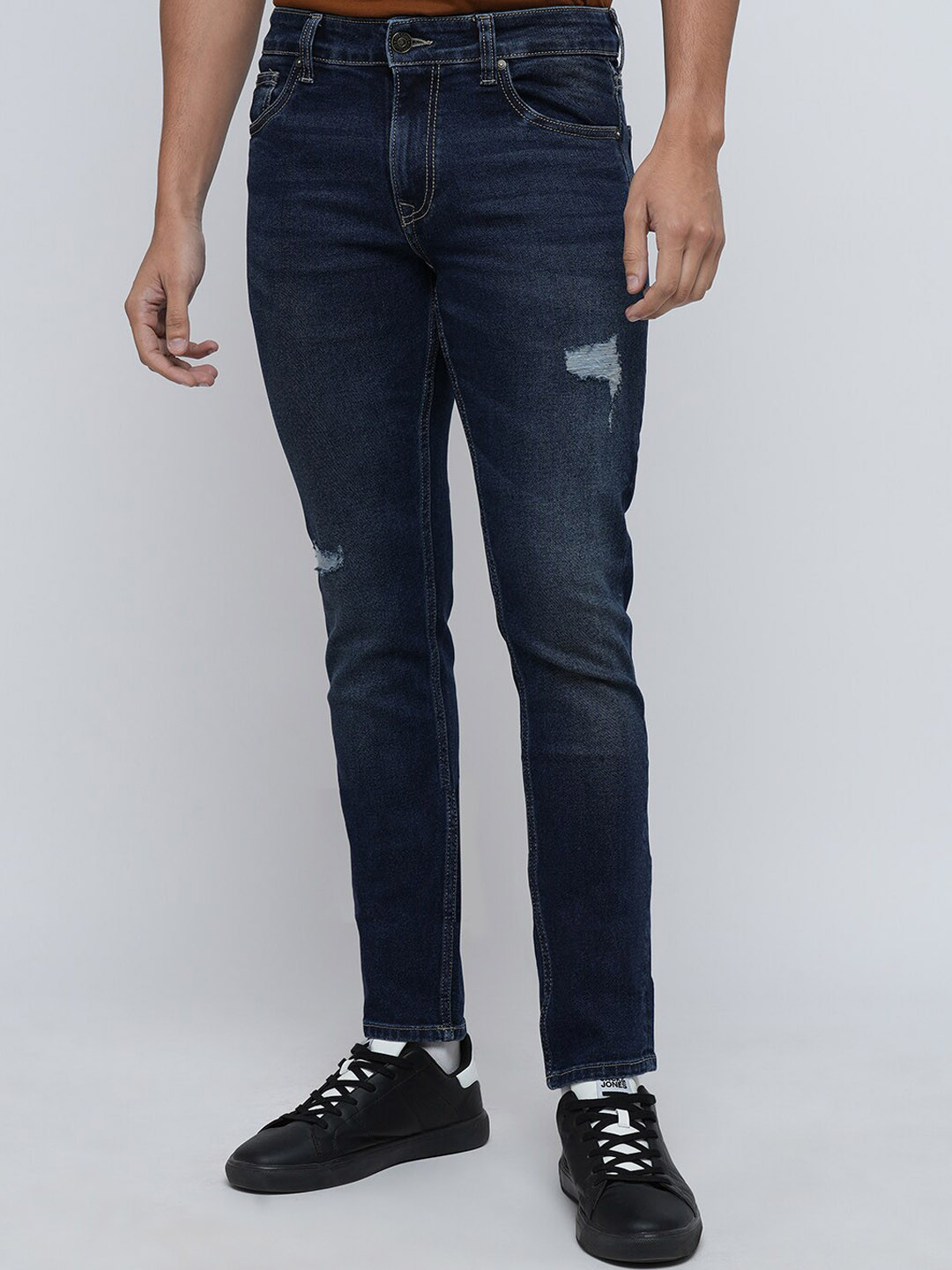 

Jack & Jones Men Slim Fit Low-Rise Light Fade Low Distress Stretchable Jeans, Blue