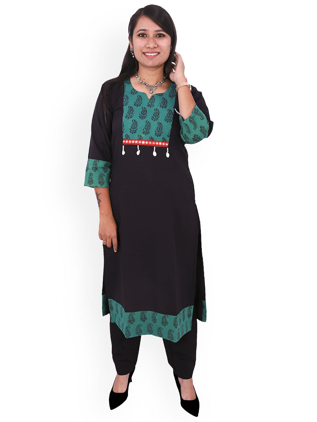 

WEAVERS SAGA Ethnic Motifs Printed Crepe Kurta, Black