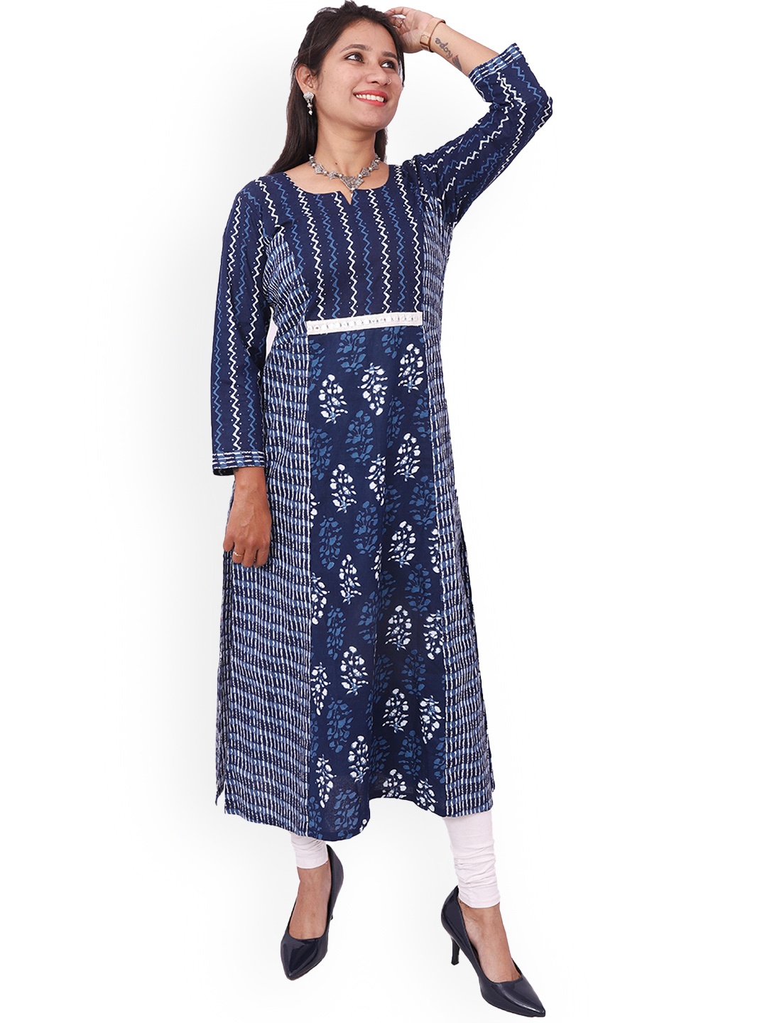 

WEAVERS SAGA Ethnic Motifs Printed Cotton Kurta, Blue