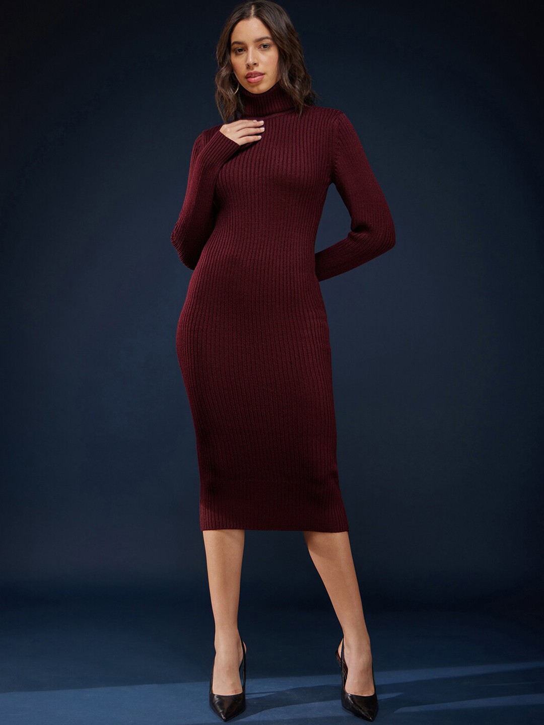 

FableStreet Self Design Turtle Neck Acrylic Bodycon Midi Dress, Maroon