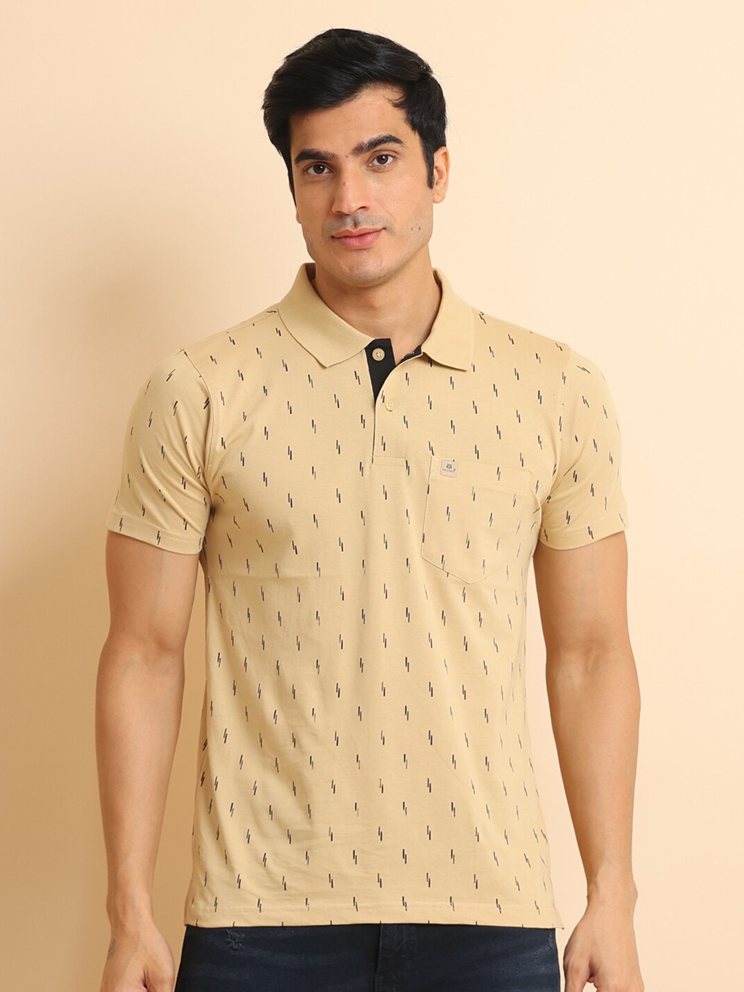 

berry blues Geometric Printed Polo Collar Short Sleeves Cotton T-shirt, Beige