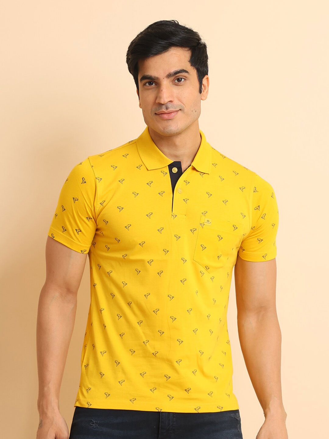 

berry blues Geometric Printed Short Sleeves Polo Collar Casual Cotton T-shirt, Yellow