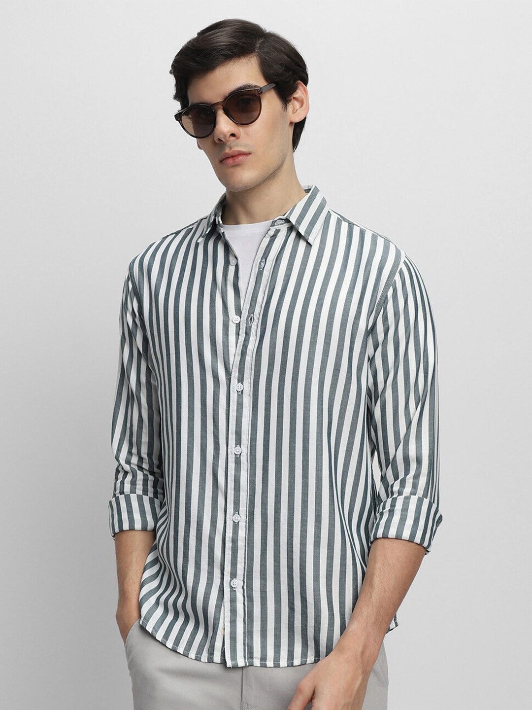 

Dennis Lingo Vertical Striped Pure Cotton Casual Shirt, White