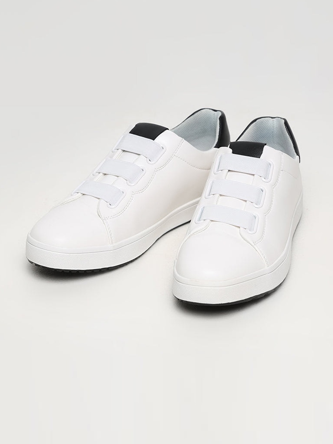 

Snitch Men White & Black Leather Slip-On Sneakers