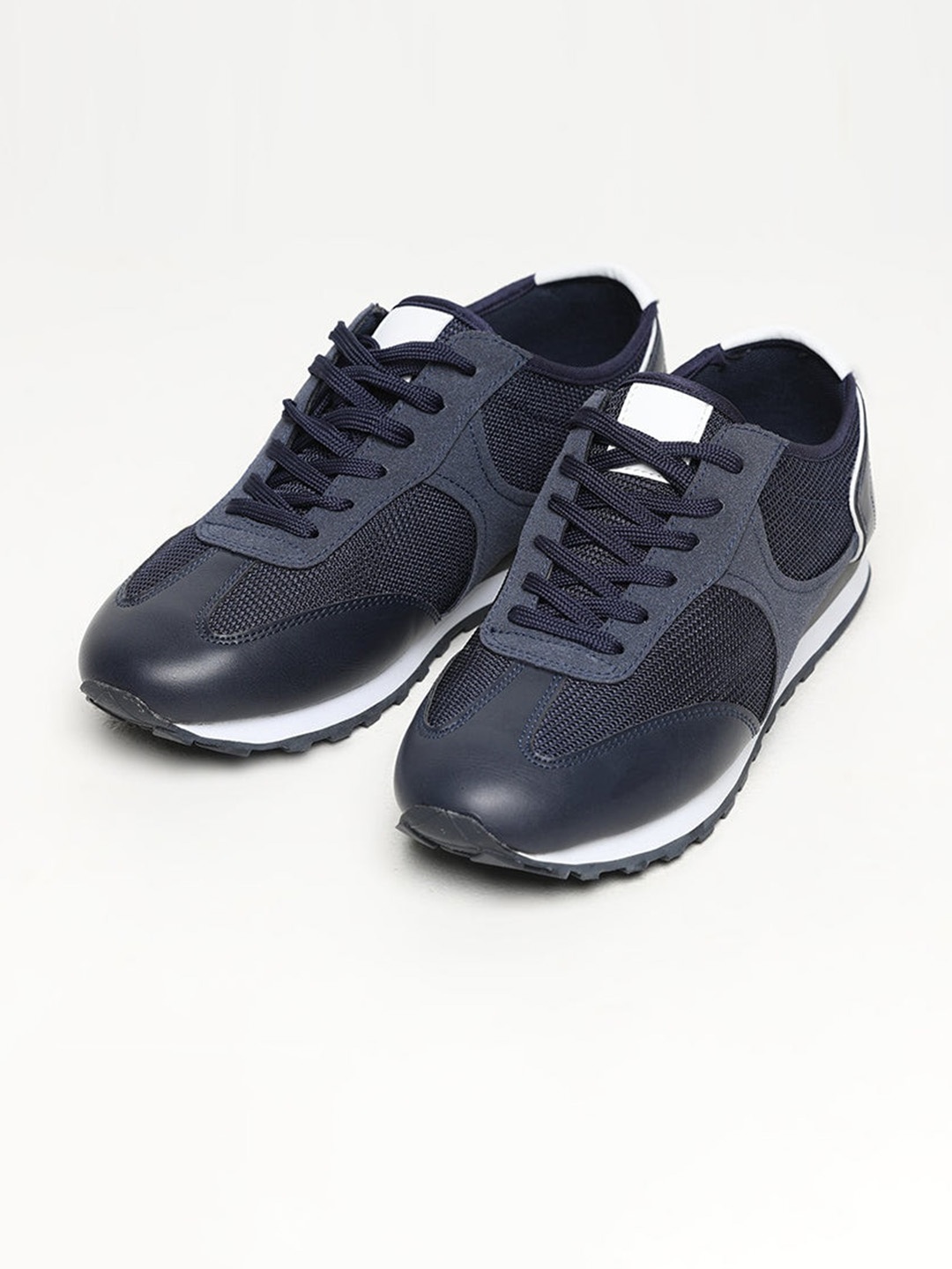

Snitch Men Textured Suede Panelled Sneakers, Black