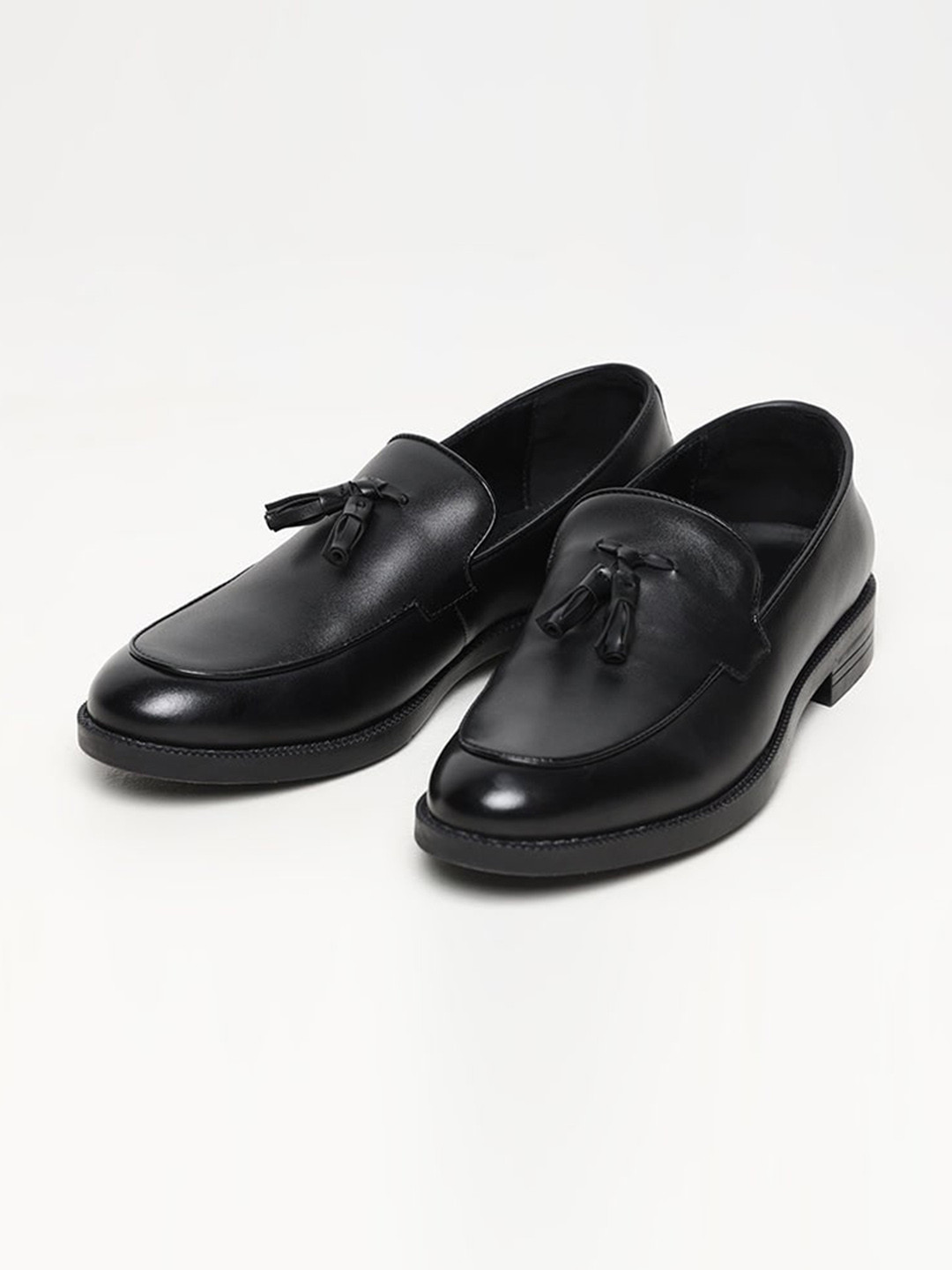 

Snitch Men Tasselled Leather Formal Loafers, Black