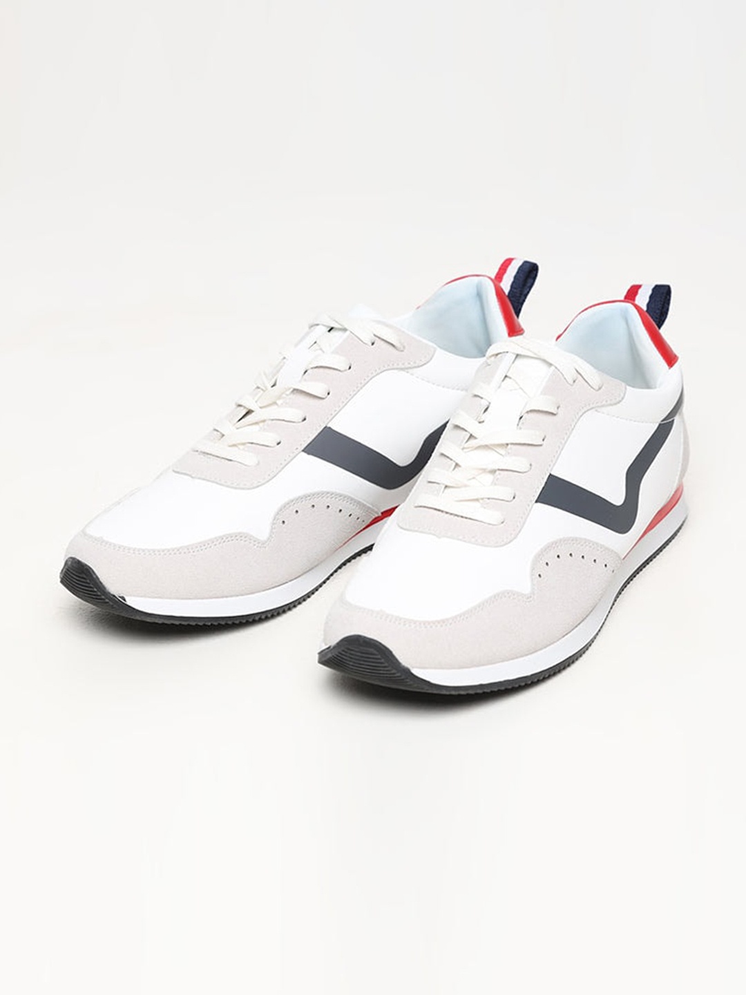 

Snitch Men White & Grey Colourblocked Leather Sneakers