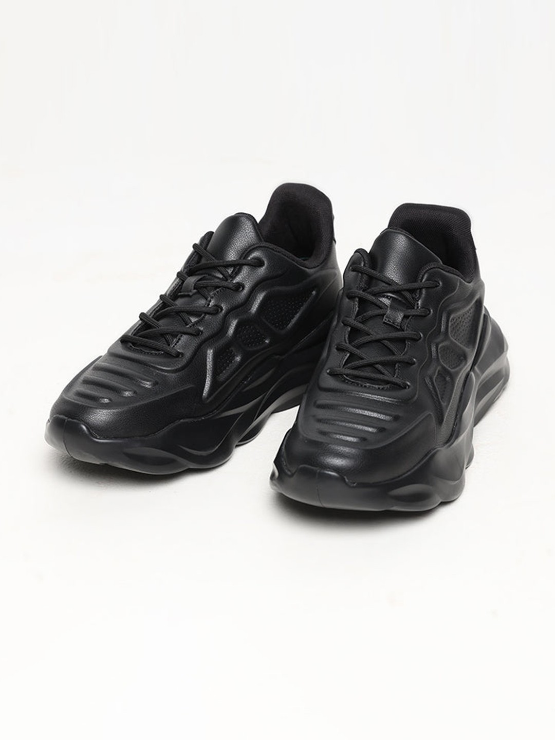 

Snitch Men Black Textured Suede Sneakers